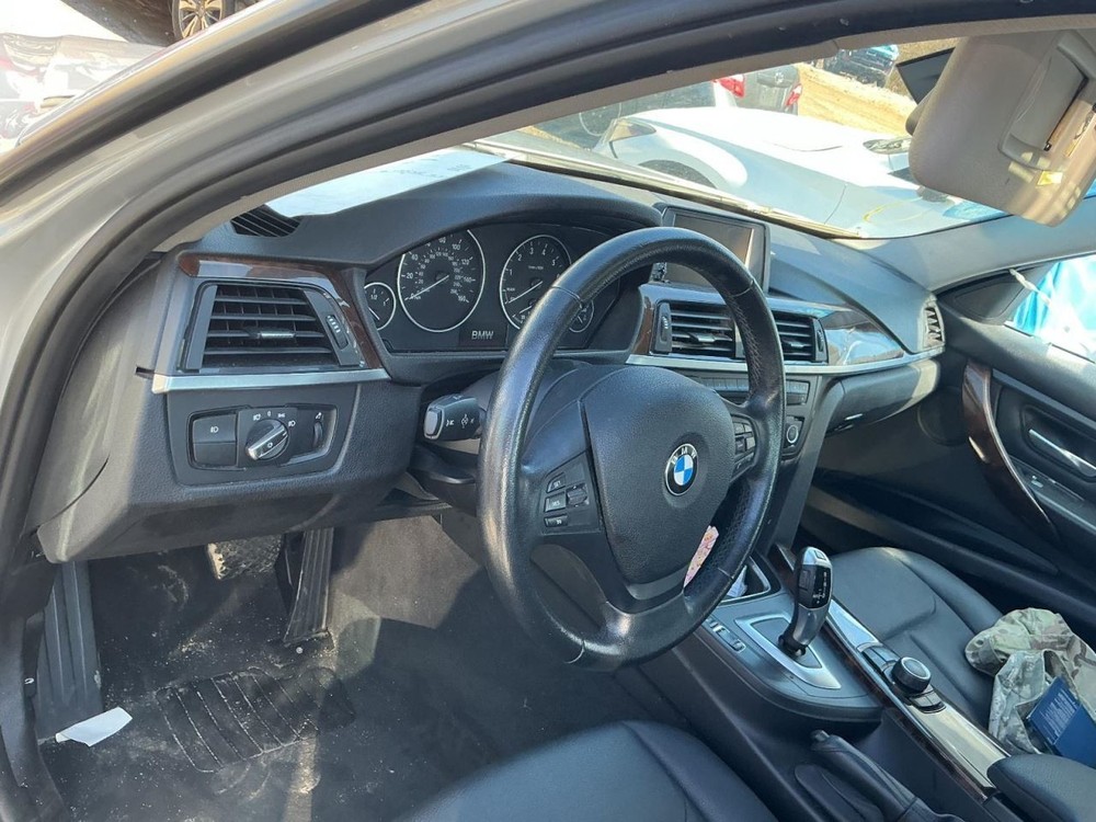320I 2013 Glove Box 4969493