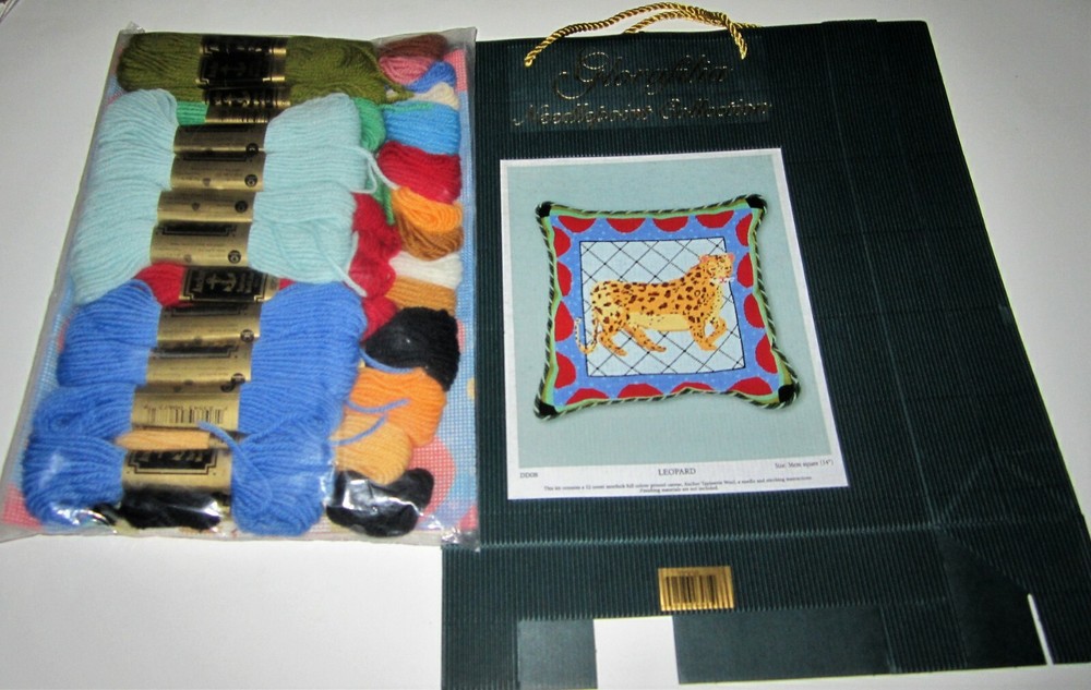 Glorafilia LEOPARD CUSHION Needlepoint Kit