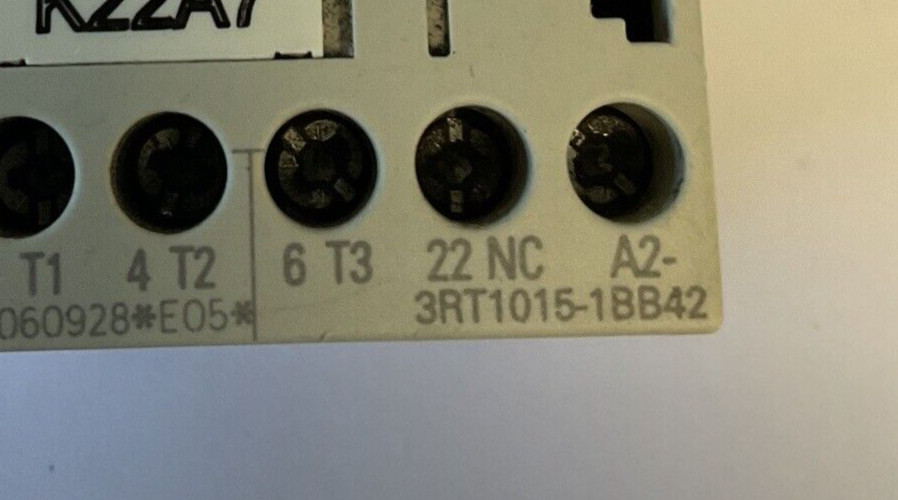 SIEMENS 3RT1015-1BB42 CONTACTOR 690V