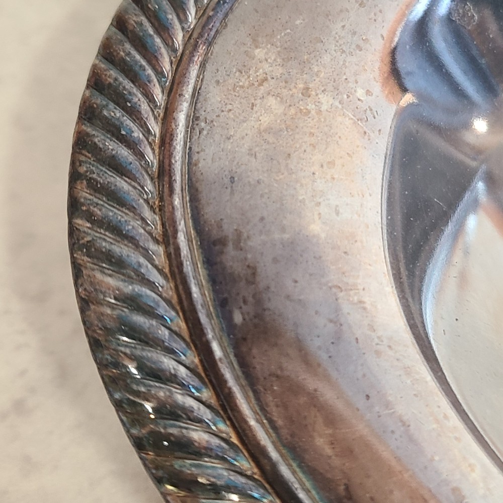 Vintage WM Rogers Silver Plated Serving Bread Dish 12”