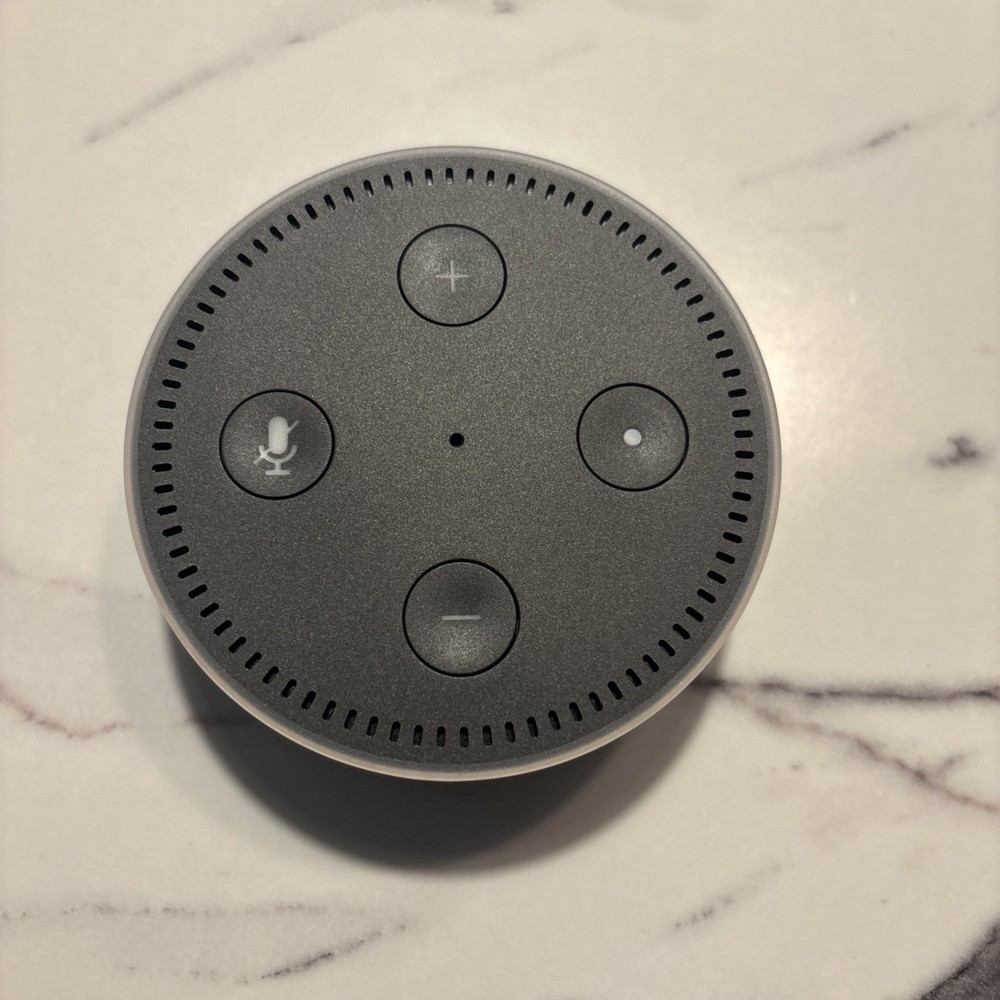 Amazon Echo Dot (2nd Generation) Smart Assistant - White RS03QR (READ DESC)