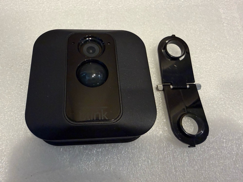 Blink BCM00600U Indoor Wireless Center Eye Security Camera