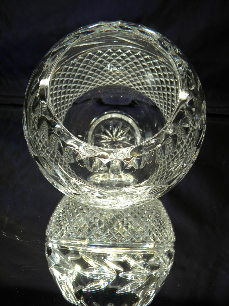 BEAUTIFUL CRYSTAL BALL VASE