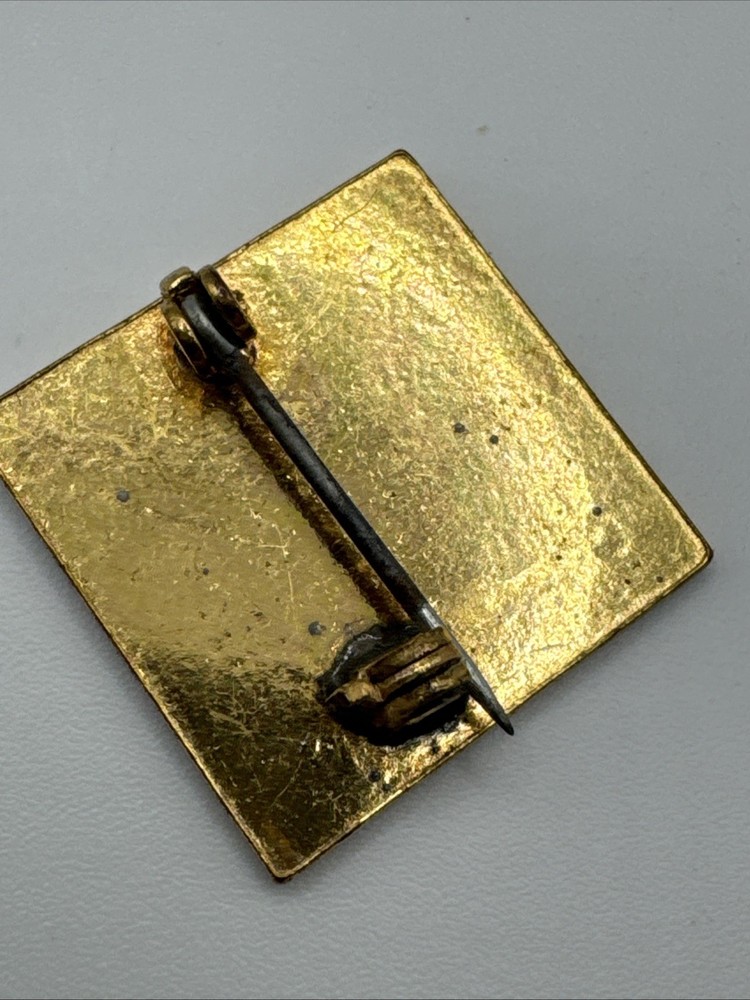 WWII 2nd Air Force DI Unit Crest Pin PATCH TYPE