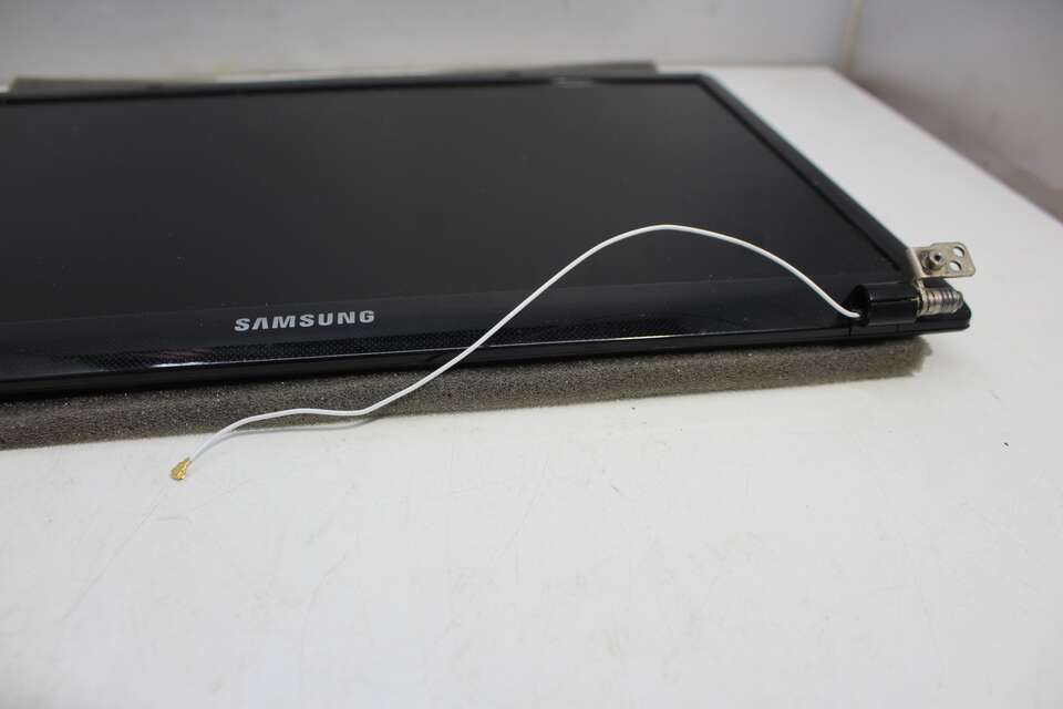 Samsung Laptop Model BA75-03590J Complete Screen Assembly