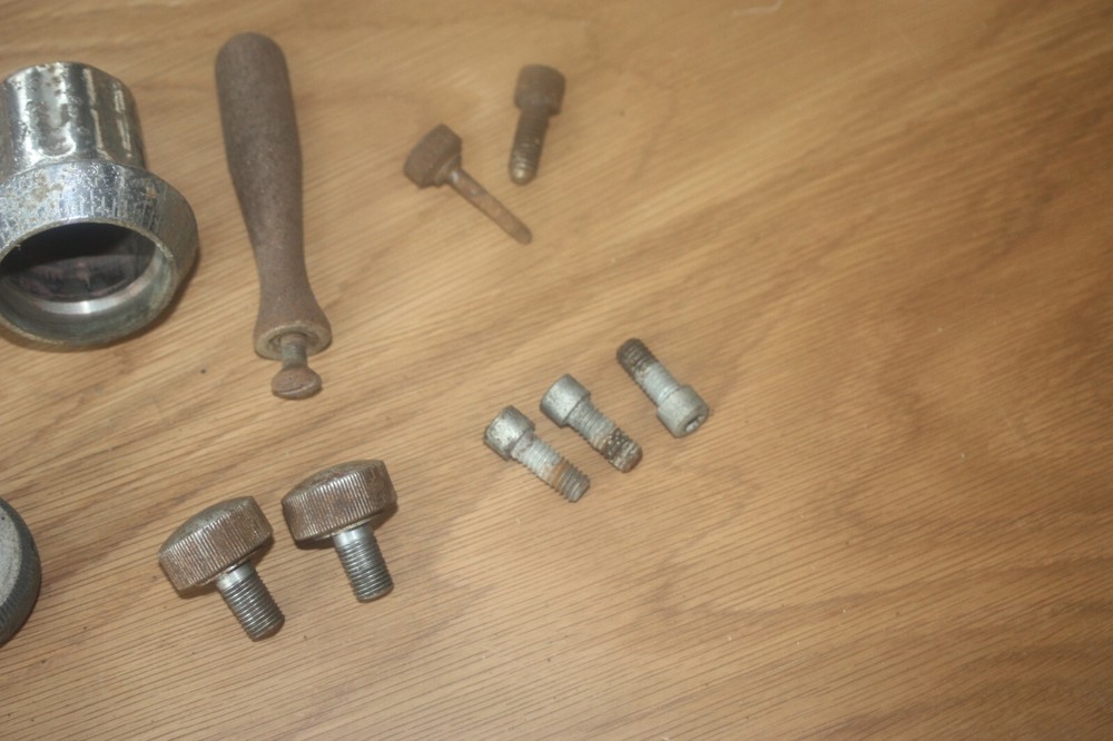 OSBORNE SLICER MODEL 85 RUBBER FEET, KNOBS, MISC. SCREWS AND PLAQUE