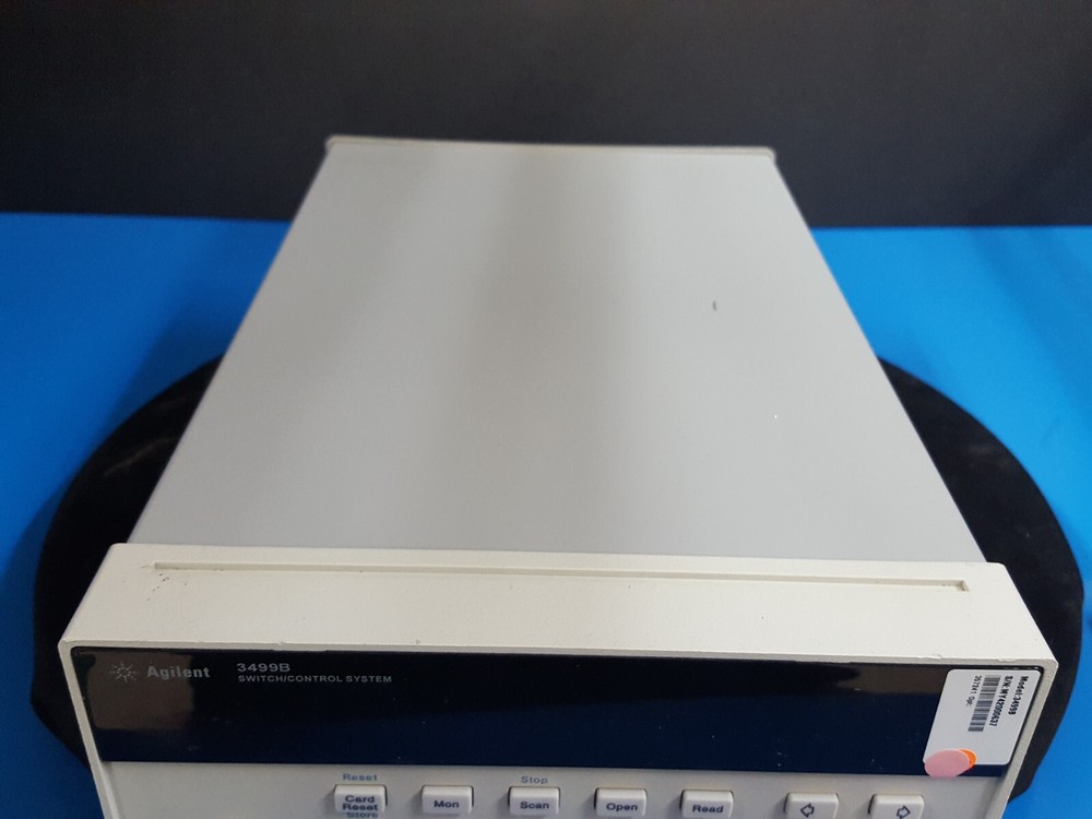 Agilent 3499B: Switch / Control System Main Frame (0637)