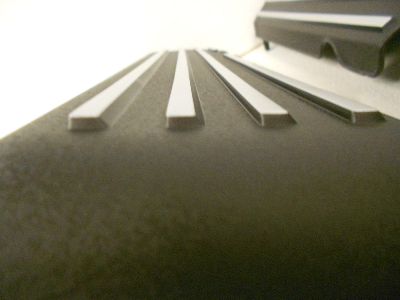 Factory OEM Genuine MOPAR SRT SRT8 R/T Engine Wiring Cover Valve 392 Set L & R