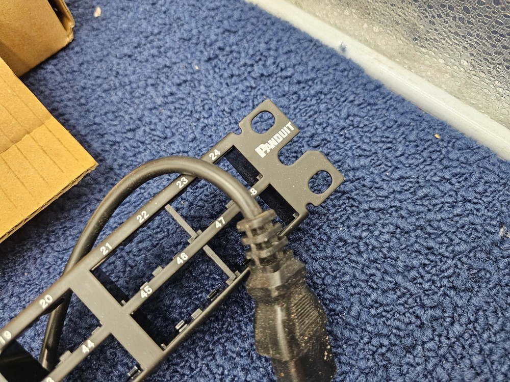 Panduit CPP48HDWBLY Mini-Com® Patch Panel 48 Port 1 RU BL