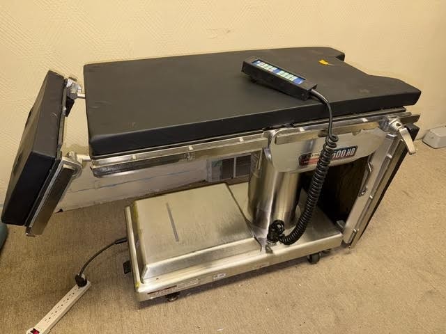 SKYTRON 6500 HD O.R. table