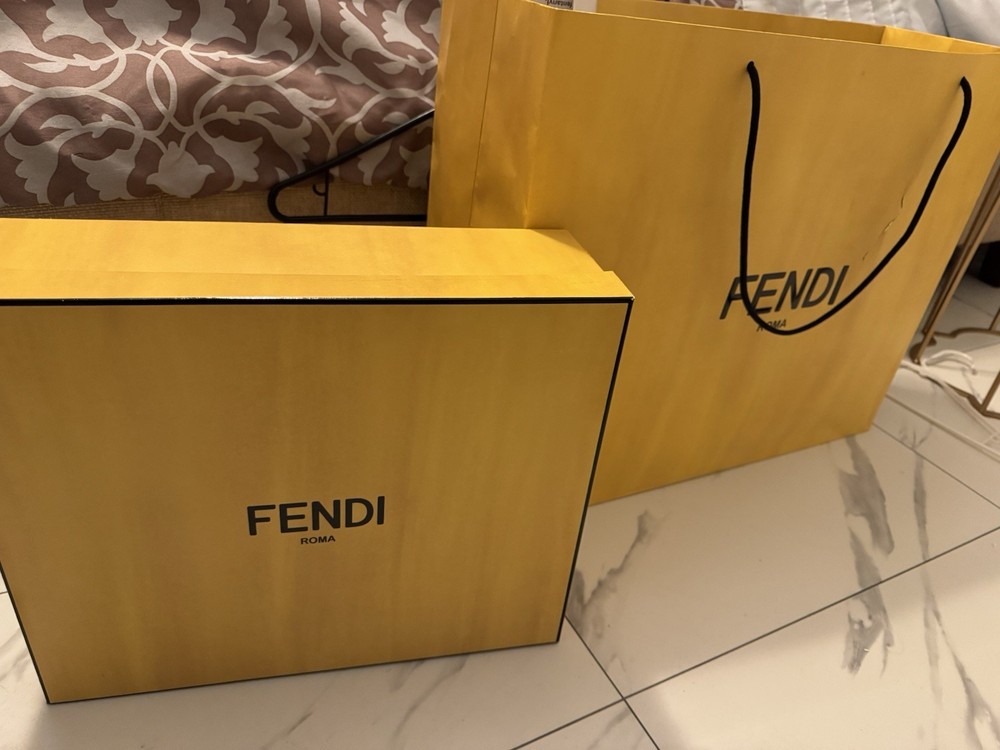 Empty Designers Gucci Boxes And Bags.