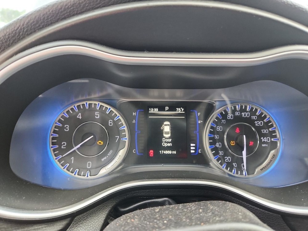 200 2015 Glove Box 4864827