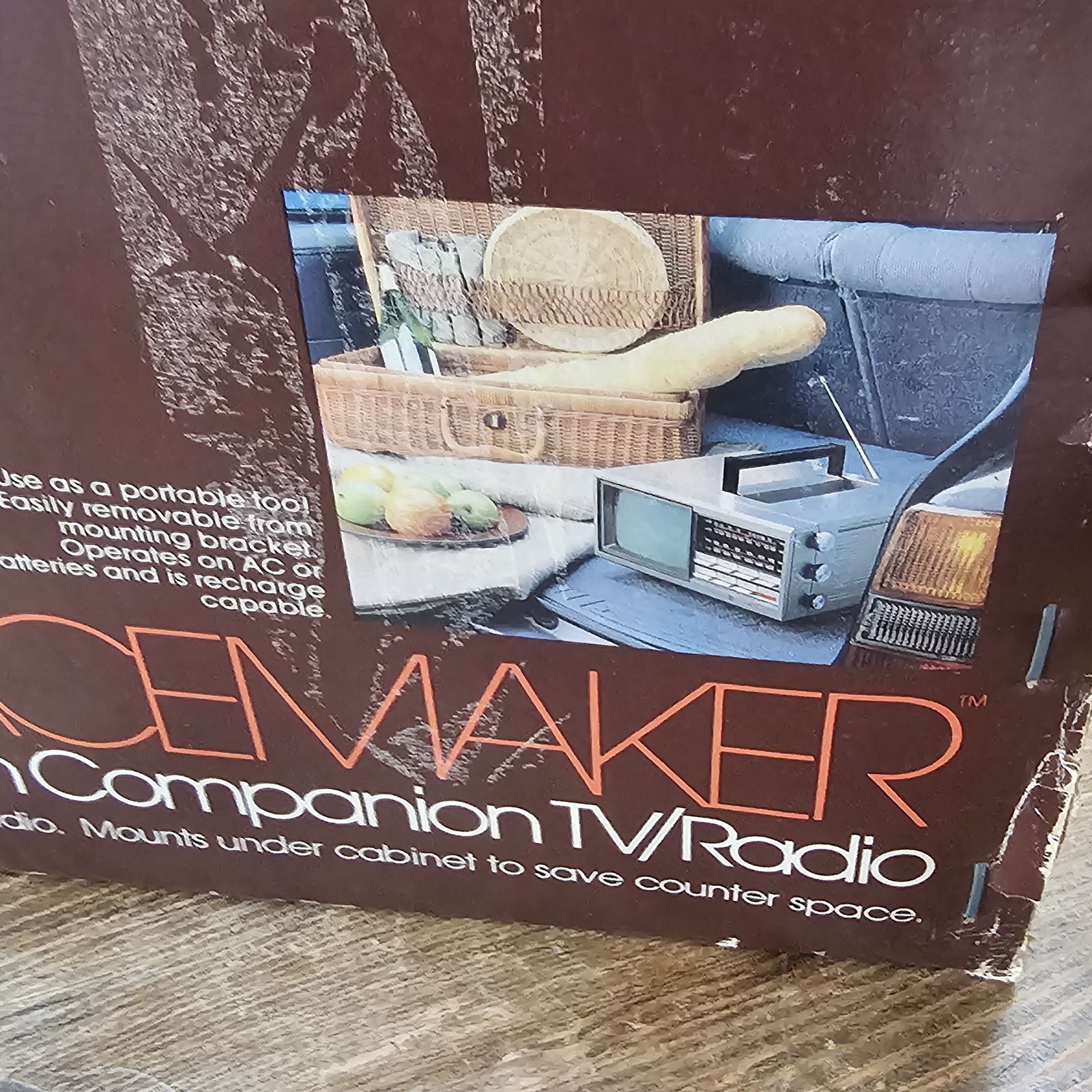 Spacemaker Kitchen Companion GE TV/Radio 5” B&W FM/AM 7-7150 Original Box Clean