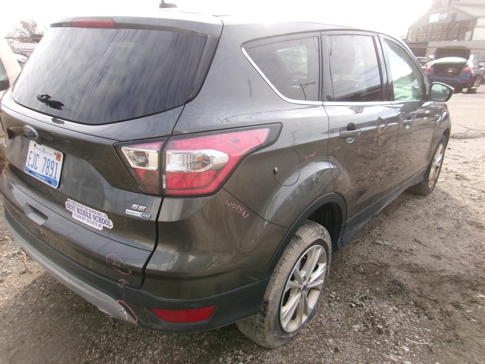 Used Transfer Case Assembly fits: 2017 Ford Escape Grade B