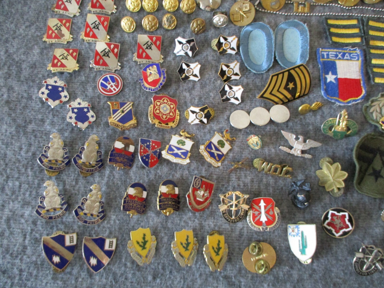 WWII/KOREA/VIETNAM PINS BADGES PATCHES BUCKLES++ - OVER 180+