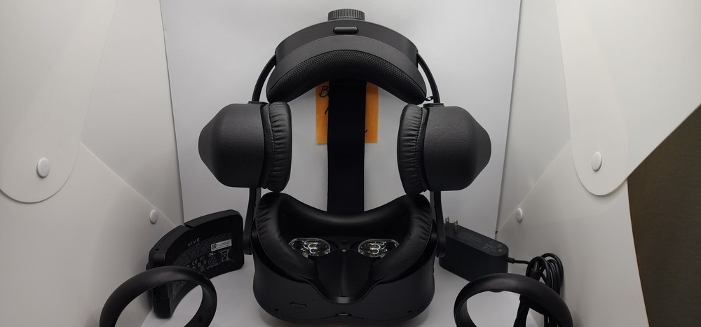 HTC VIVE Focus 3 Headset w/ Deluxe Audio Upgrade Attachment + Controllers