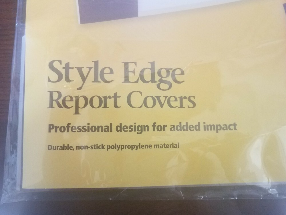 Style Edge Report Covers Avery holds 25 pages 4 pack