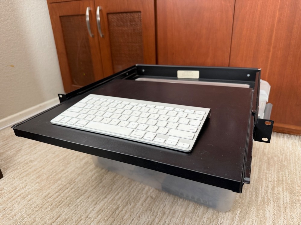 Middle Atlantic 1U pull-out Rack shelf