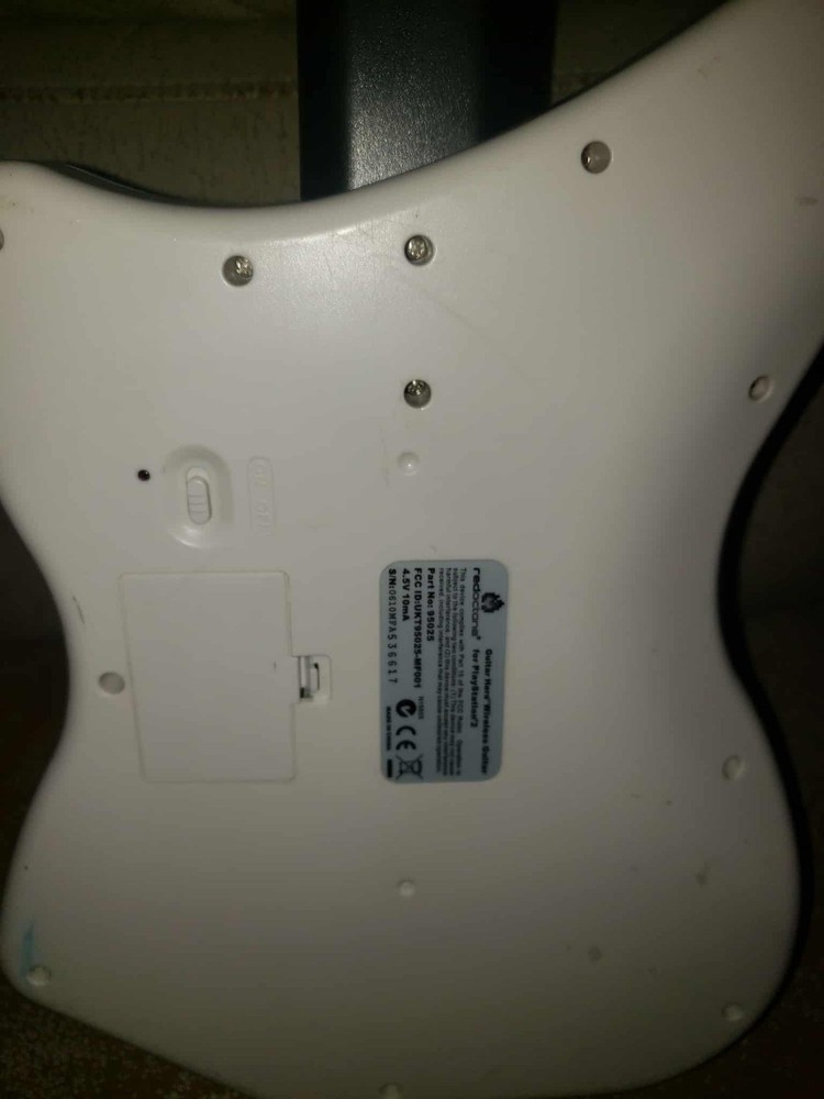 Guitar Hero Wireless Guitar PS2