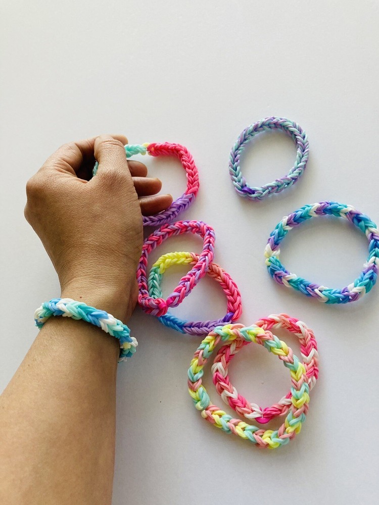 (2 PACK) Random Rainbow Loom Bracelet Nation Colors