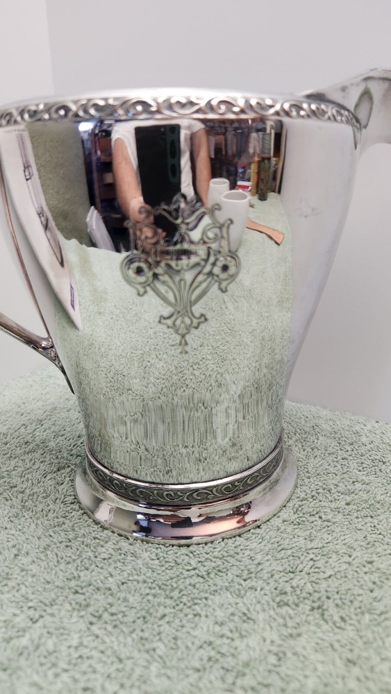 1920's Triumph WM Rogers & Sons 2 Quart Pitcher Silver Plated
