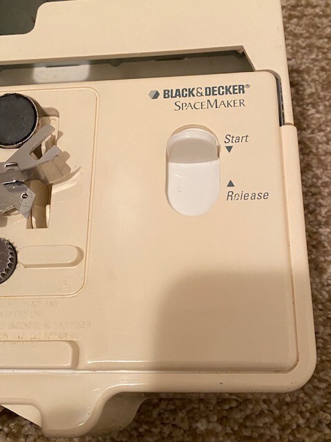 Black & Decker EC70 Spacemaker Under Counter Can Opener.