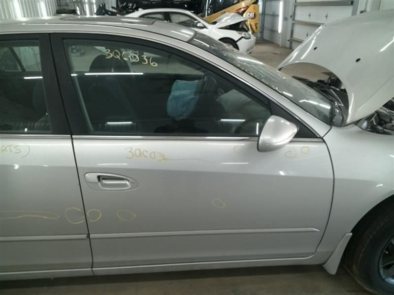 ALTIMA 2004 High Mounted Stop Light 104551475