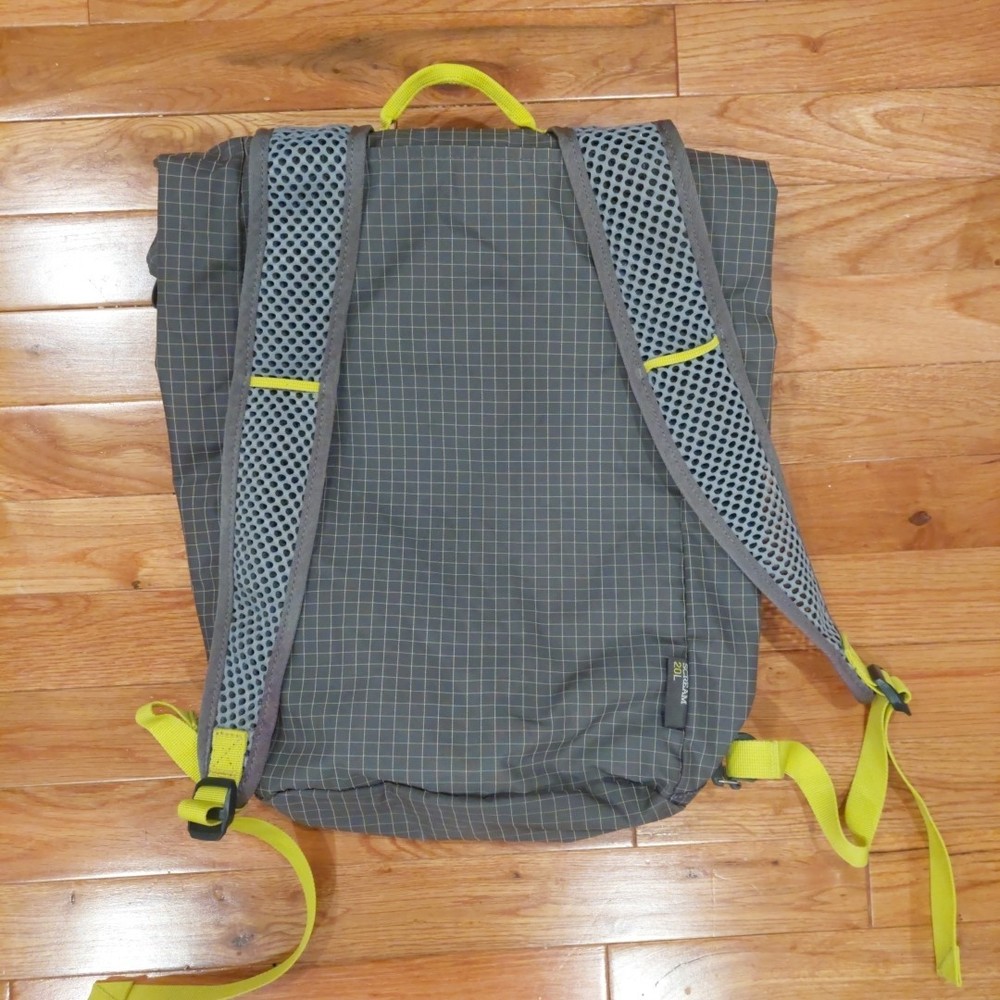 Mountainsmith Scream 20L Daypack Compression Sack Roll-top Gray+Lime Green