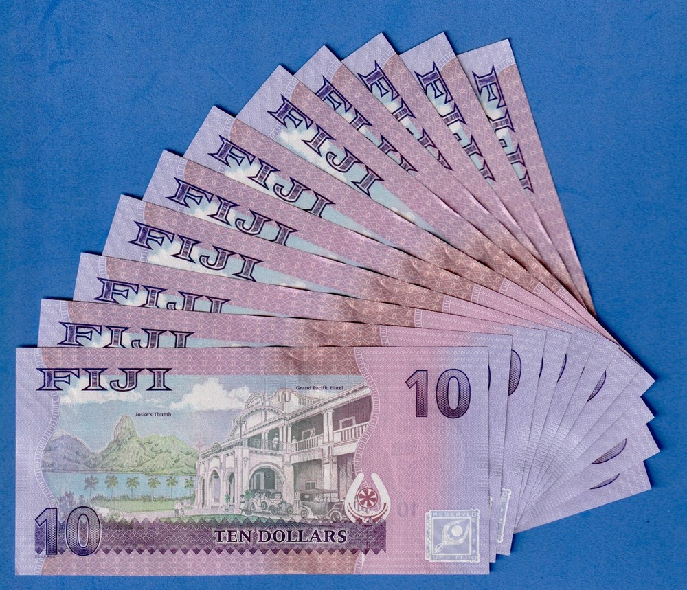 FIJI $10 (ND 2012) P-116a Circulated Note (Extra Fine) - Beli Fish