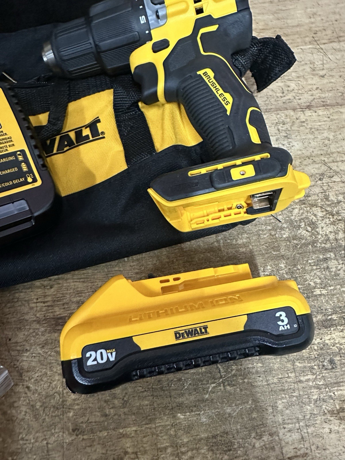 DeWalt DCD799L1 20V Atomic Compact Series Li-Ion 1/2" Cordless Hammer Drill Kit