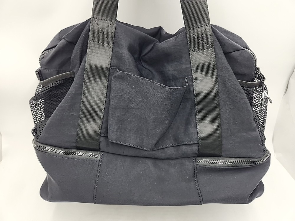 NEW Fabletics The Essential Gym Bag - Black