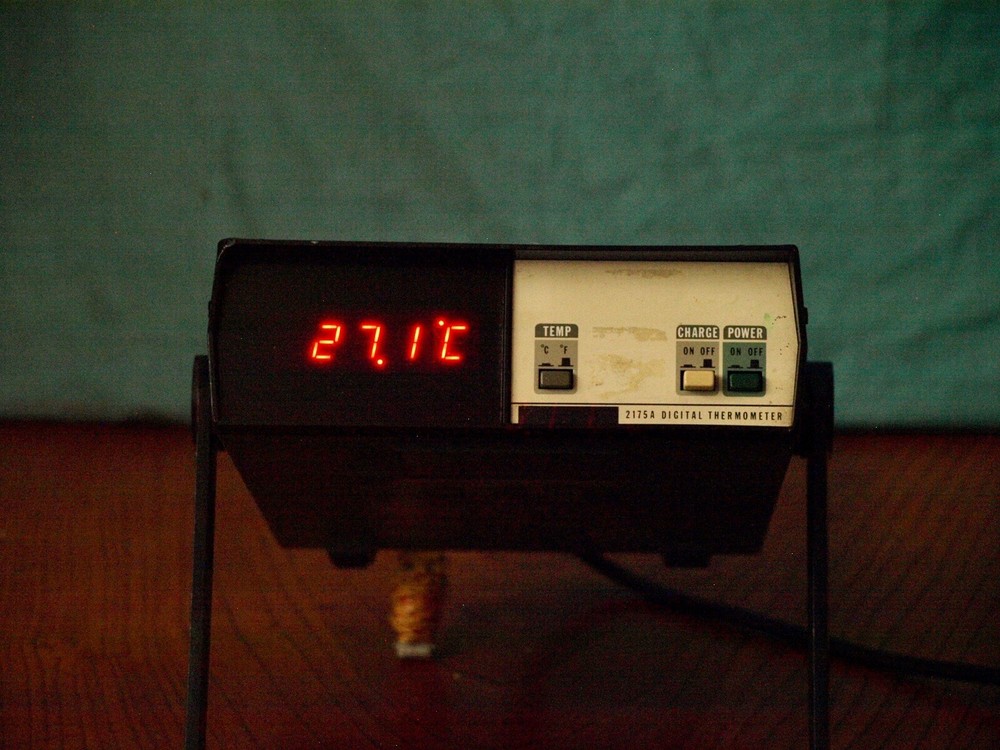 Fluke 2175A Digital Type J Thermocouple Thermometer, Tested Working.