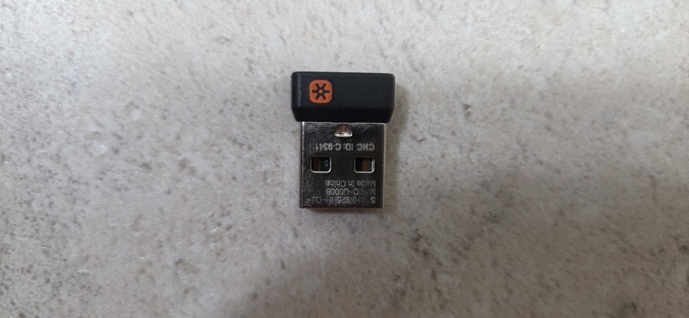 Logitech K350 Wave Ergonomic Wireless Keyboard with Unifying USB Dongle