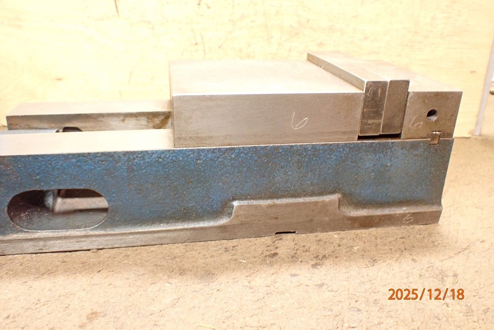 KURT D40 MILLING MILL MACHINE VISE