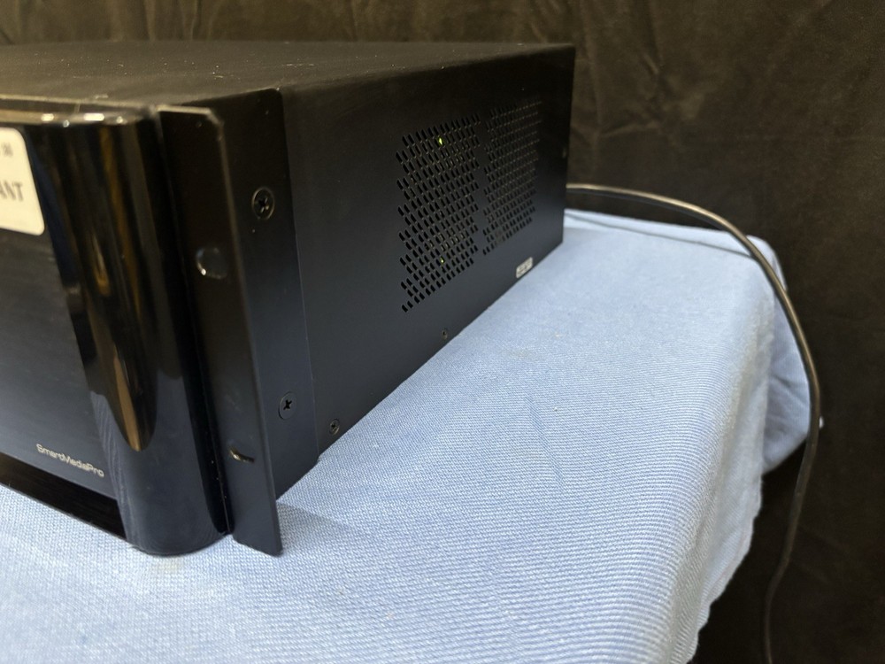 SAVANT SMARTMEDIA PRO CHASSIS SSP-0600-00 With Modules Installed