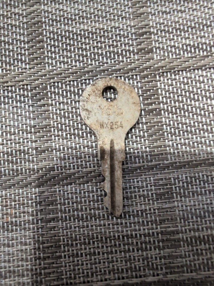 Yale Key HX254