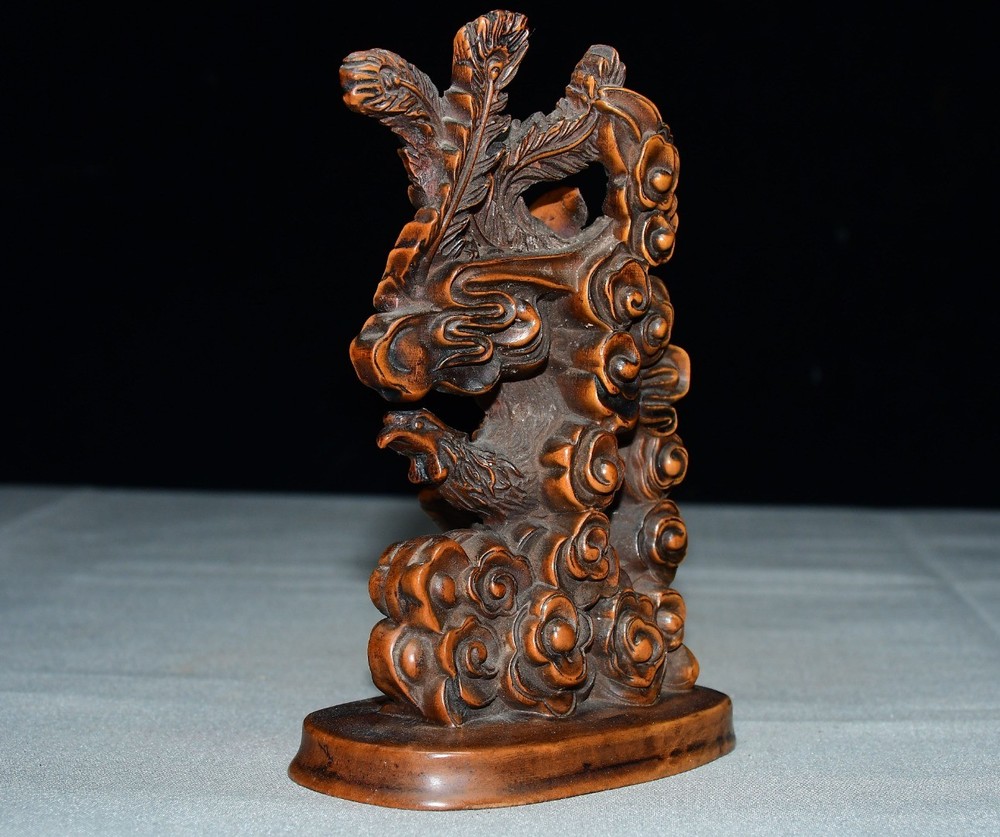 Exquisite small leaf boxwood phoenix ornament