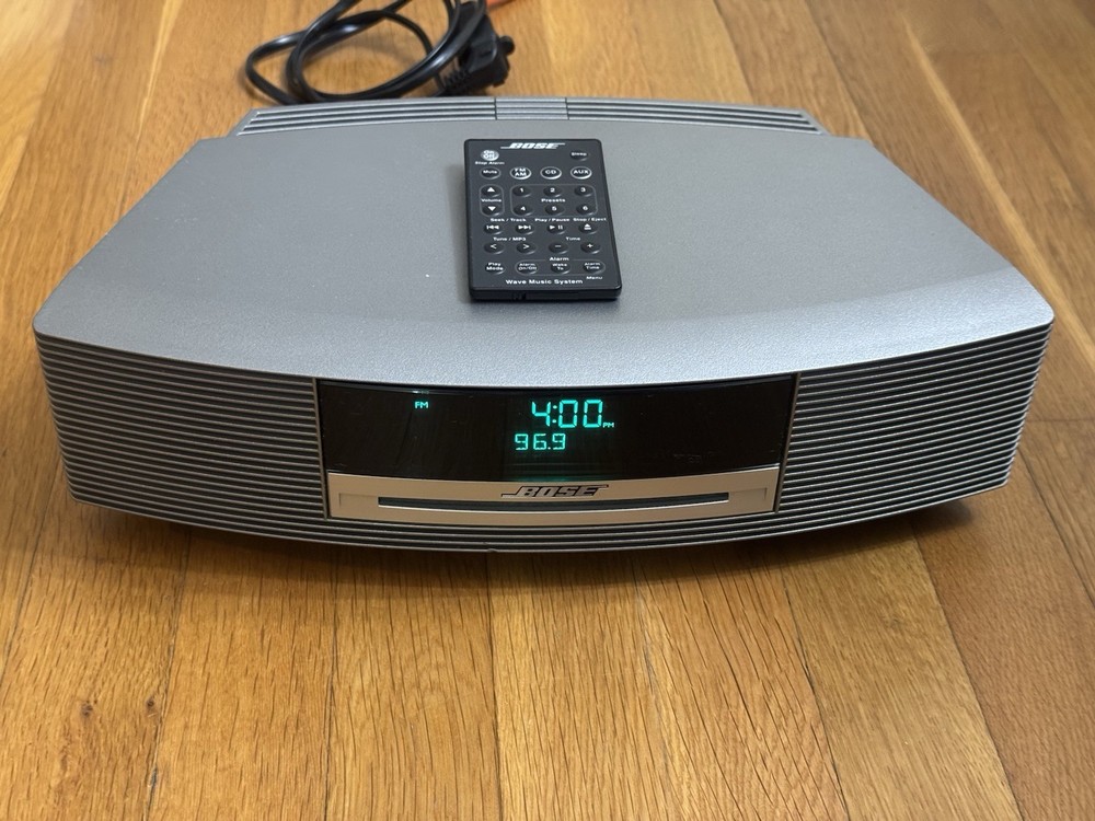 Bose Wave Music System Titanium Silver With Remote