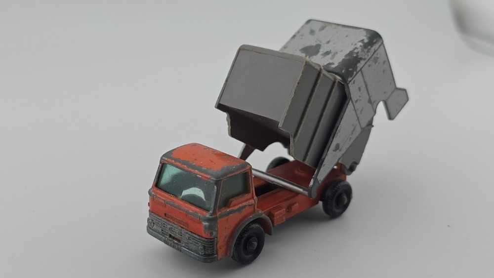 MATCHBOX LESNEY No.7 FORD REFUSE TRUCK