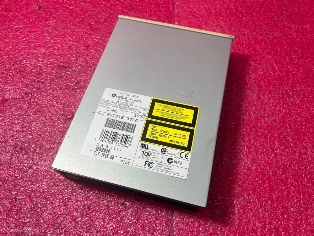 Agilent 16702B Logic Analysis System CD-ROM DRIVE PX-40TSI