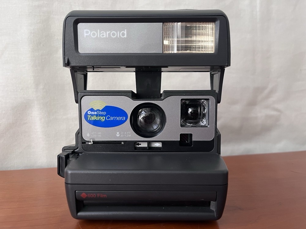 Vintage Polaroid One Step Talking Flash Camera 600 Black W/Strap *Untested