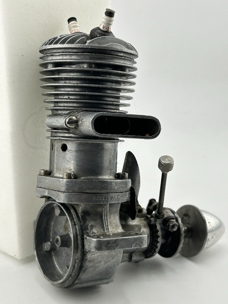 Vintage Super CYCLONE Dual plug Airplane Engine w/Compression