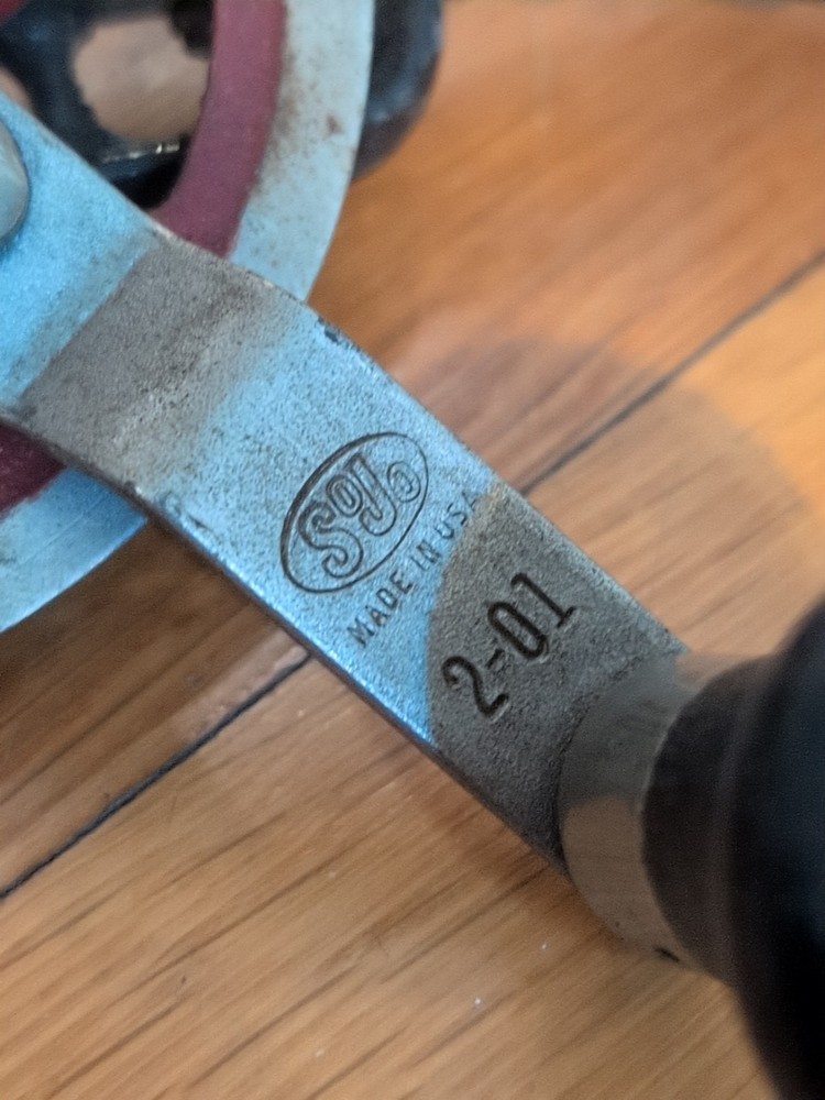 SOJO 2-01 HAND CRANK STYLE DRILL