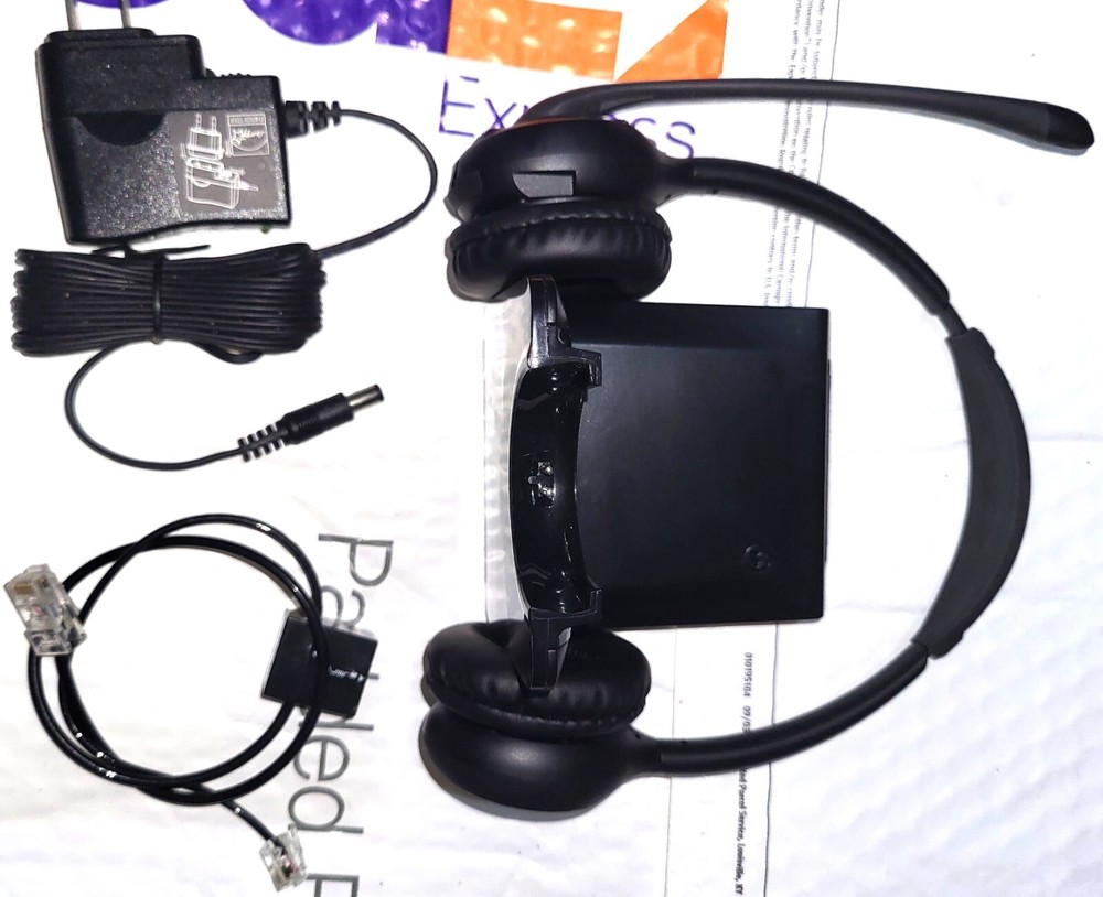 Plantronics CS520 Noise-Canceling Professional Wireless Headset System