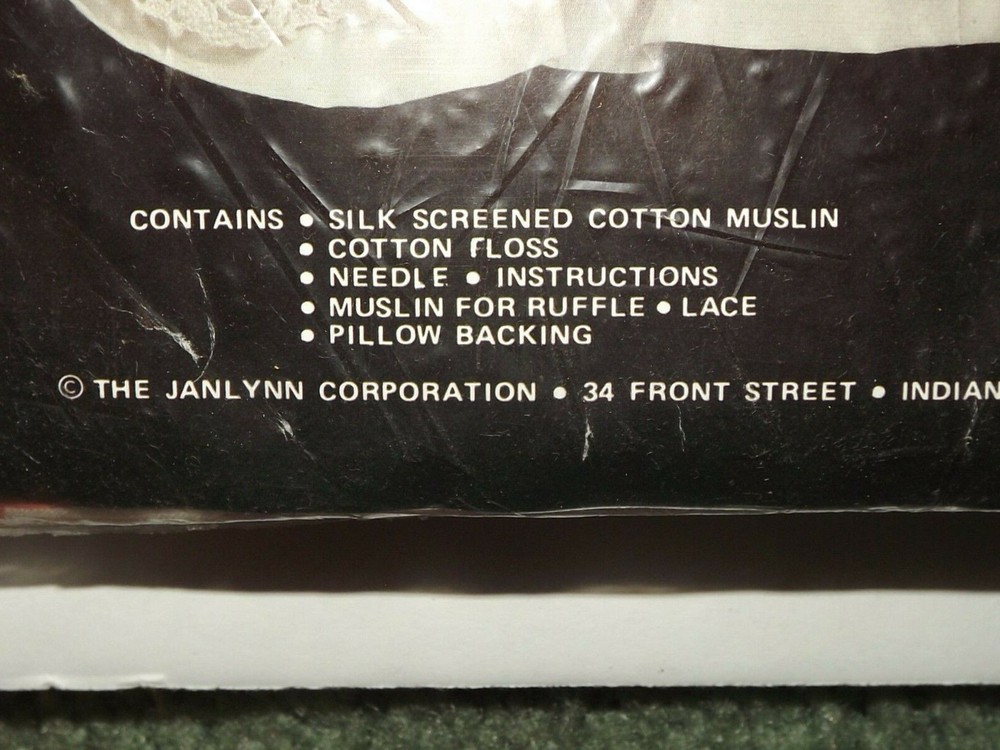 Charmin Chainstitching Kit # 35-32 Pineapple Pillow New In Package