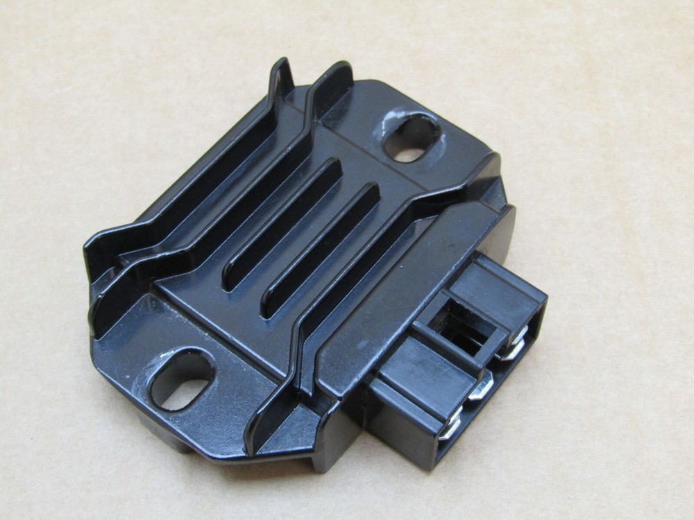 Keeway RKF 125 E5 2022 regulator rectifier (11610)