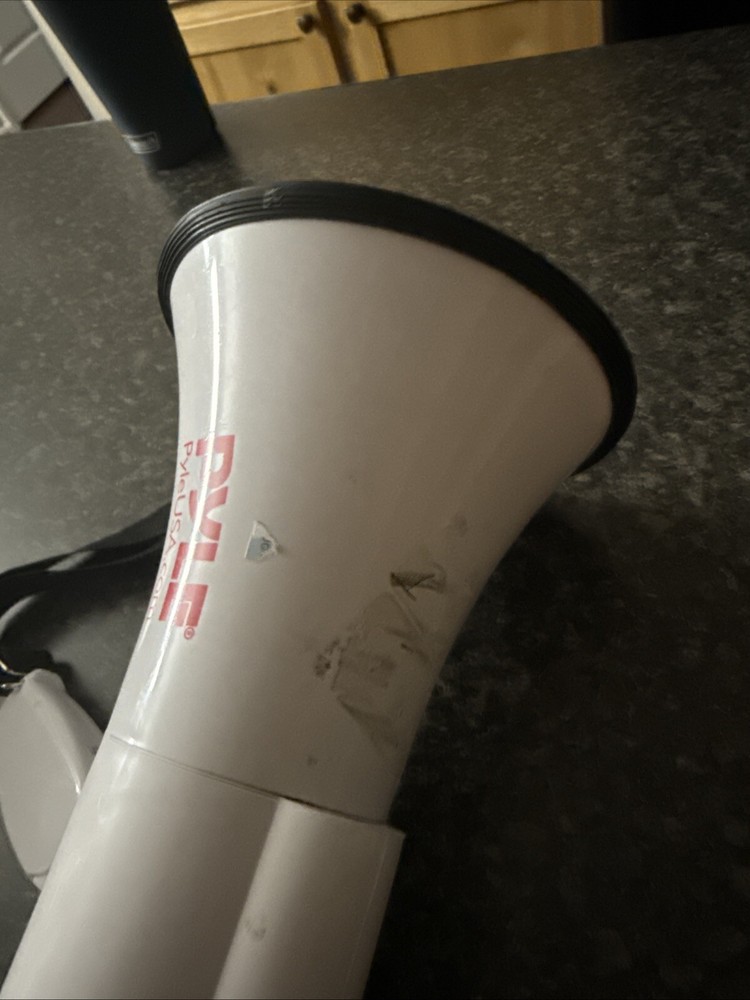 Pyle-Pro Professional Microphone and Speaker with Siren Tested