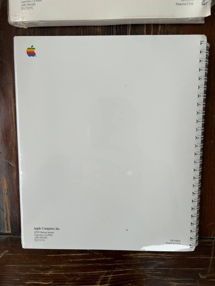 Apple Macintosh System Software Version 6.0.4 HyperCard. Program disks Use Guide