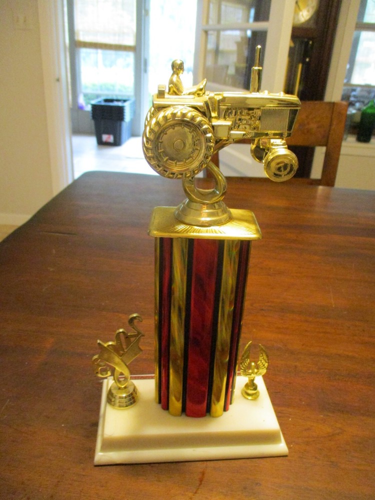 2ND PLACE ANTIQUE TRACTOR PULL TROPHY 8501-10000 LBS
