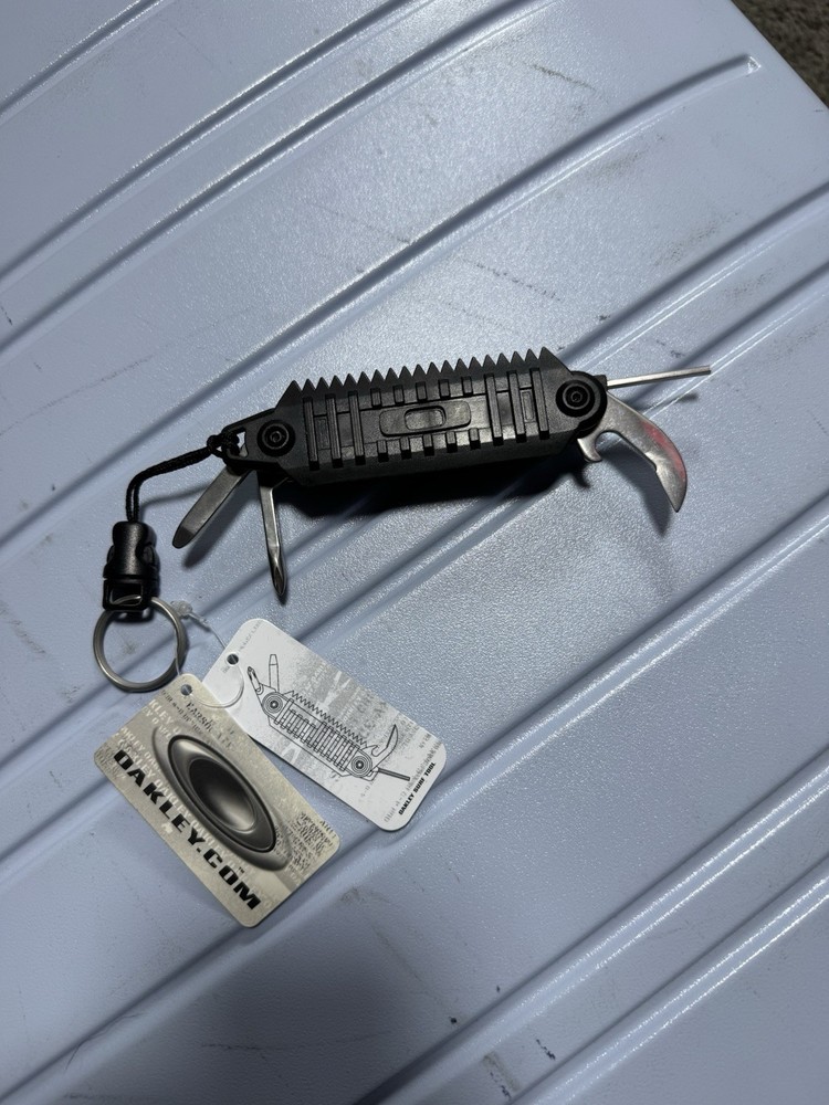 Rare Oakley Surf Tool Multitool